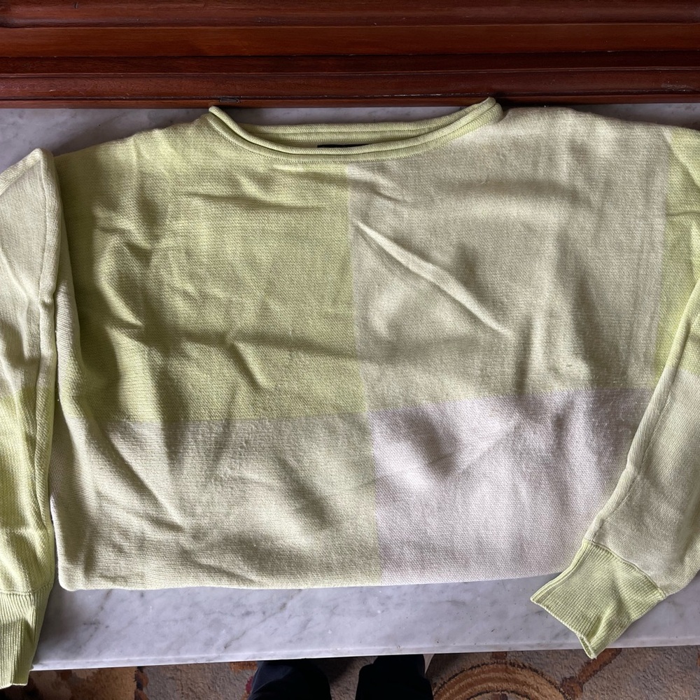 Tahari Two-Tone Sweater - Light Green and Cream